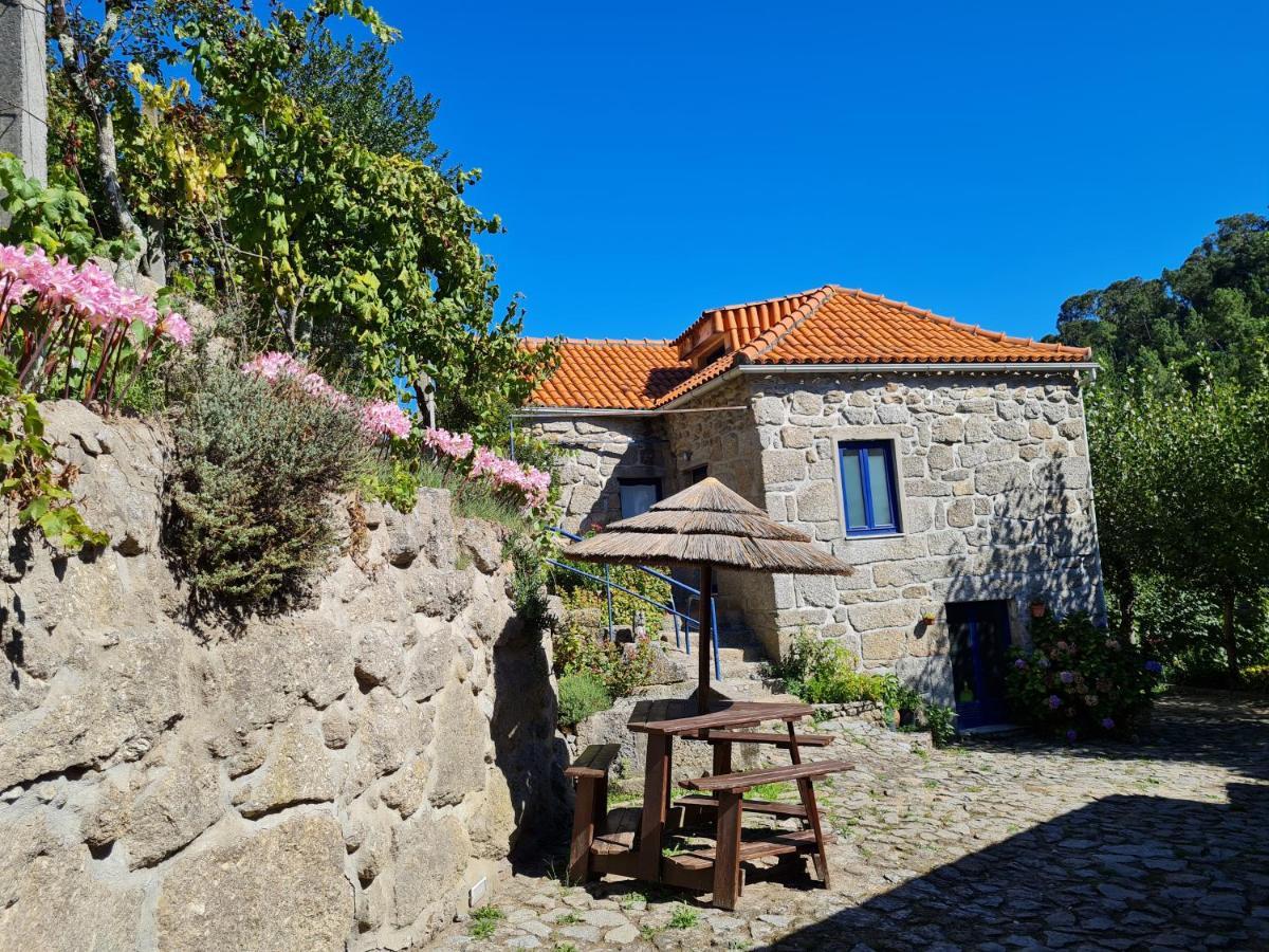 Out Of Town Hostel Castelo de Paiva Εξωτερικό φωτογραφία